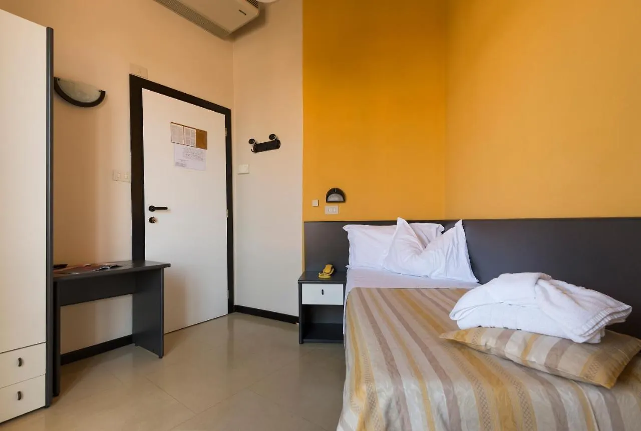 ***  Hotel Airone Римини Италия